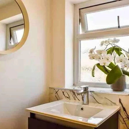 No. 3 A Cosy Spot For 4 펜션 *