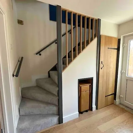 No. 3 A Cosy Spot For 4 *