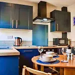 No. 3 A Cosy Spot For 4 *