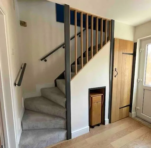 No. 3 A Cosy Spot For 4 *